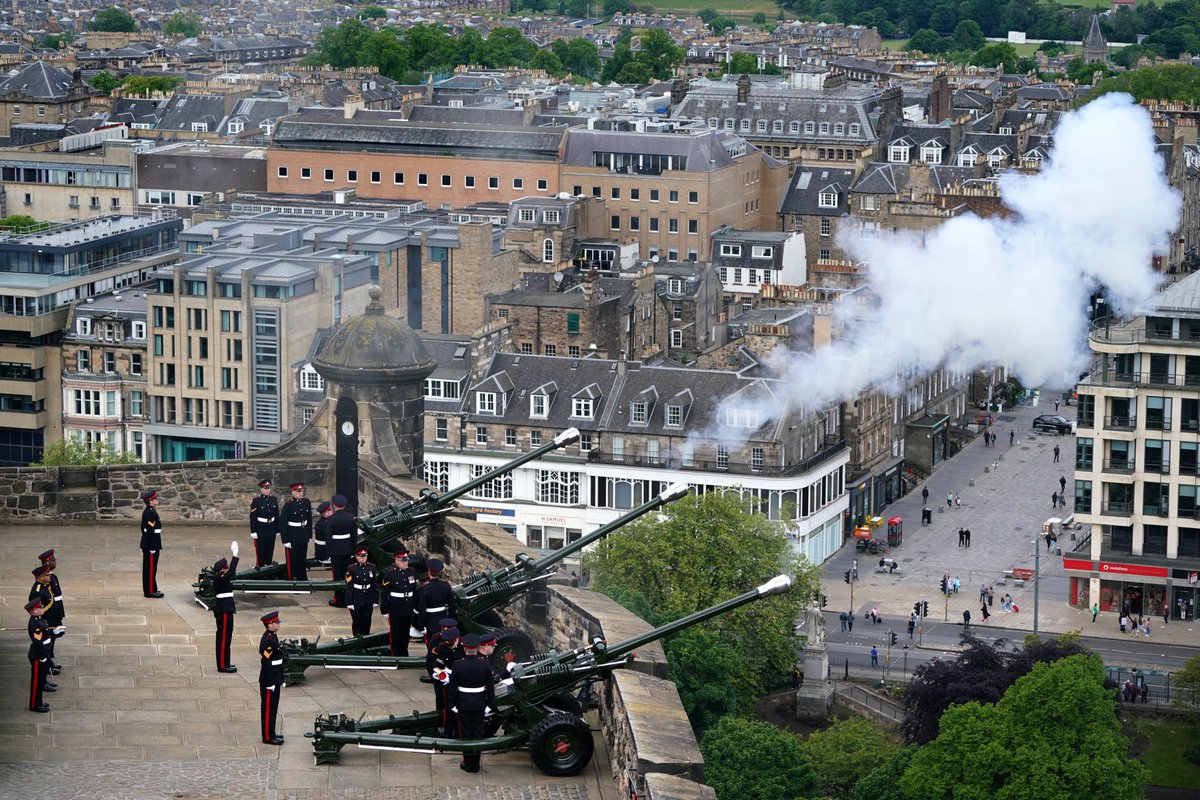 Andrew Leslie Honandrewleslie さん Twitter