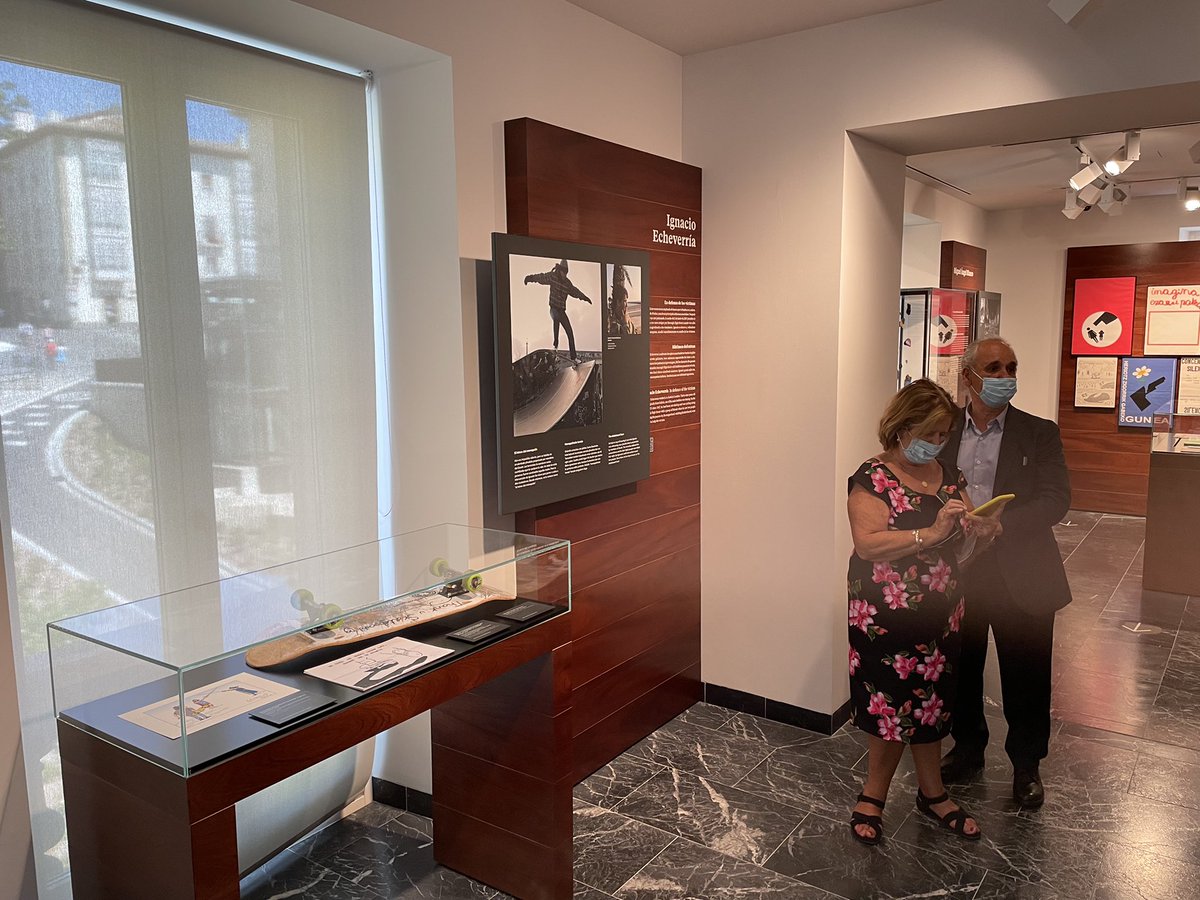 MemorialVT's tweet image. 5 años del asesinato por el yihadismo en Londres IGNACIO ECHEVERRÍA MIRALLES DE IMPERIAL. 
El monopatín con el que hizo frente a los terroristas se exhibe en el @MemorialVT 
Muchas gracias a sus padres @Jea60930295 y Ana Miralles de Imperial Hornedo. Siempre con vosotros.