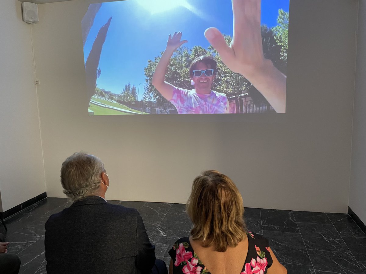 MemorialVT's tweet image. 5 años del asesinato por el yihadismo en Londres IGNACIO ECHEVERRÍA MIRALLES DE IMPERIAL. 
El monopatín con el que hizo frente a los terroristas se exhibe en el @MemorialVT 
Muchas gracias a sus padres @Jea60930295 y Ana Miralles de Imperial Hornedo. Siempre con vosotros.