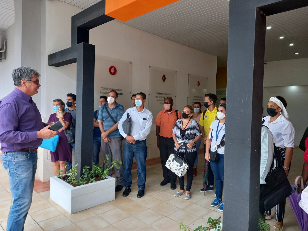 #Ahora recibimos en el <a href="/PCTHabana_3CE/">Parque Científico Tecnológico La Habana</a> al grupo de informatización del <a href="/gobhabana/">Gobierno La Habana</a>  Importante encuentro para intercambiar sobre posibles colaboraciones en aras de la  #TransformacionDigital <a href="/MINCOMCuba/">Ministerio de Comunicaciones Cuba</a>  <a href="/YanetHzP/">Yanet Hernández Pérez</a>  <a href="/Hector6803/">Héctor Rodríguez</a> <a href="/universidad_uci/">Universidad de las Ciencias Informáticas</a> <a href="/torres_iribar/">Luis Antonio Torres Iribar</a> <a href="/infocaphabana/">InfoCAP</a>
