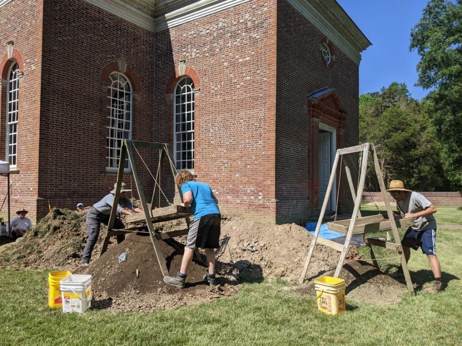 fairfieldfound's tweet photo. And welcome to our new intern Journi Brown, and grateful for Jake Lake in his second week of interning with us. #publicarch #publicarchaeology #localhistory #internsareawesome #VirginiaDepartmentofHistoricResources #preservationeasement #historicpreservation https://t.co/CMEh8eR2gE