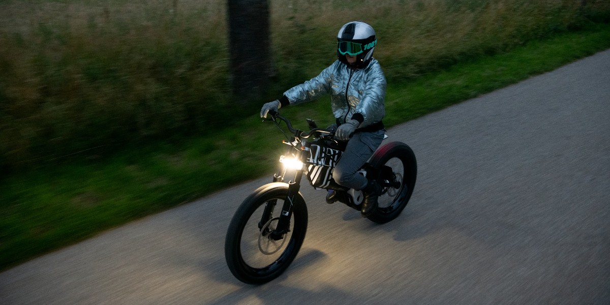 BMWMotorrad's tweet image. The BMW Motorrad #VisionAMBY reaches new levels in terms of electromobility and digitalisation! With innovative #Geofencing technology, it can even adjust itself to the current environment. 🌱 #PluggedToLife

Check our LinkedIn for more: bit.ly/3LFVqli

#MakeLifeARide