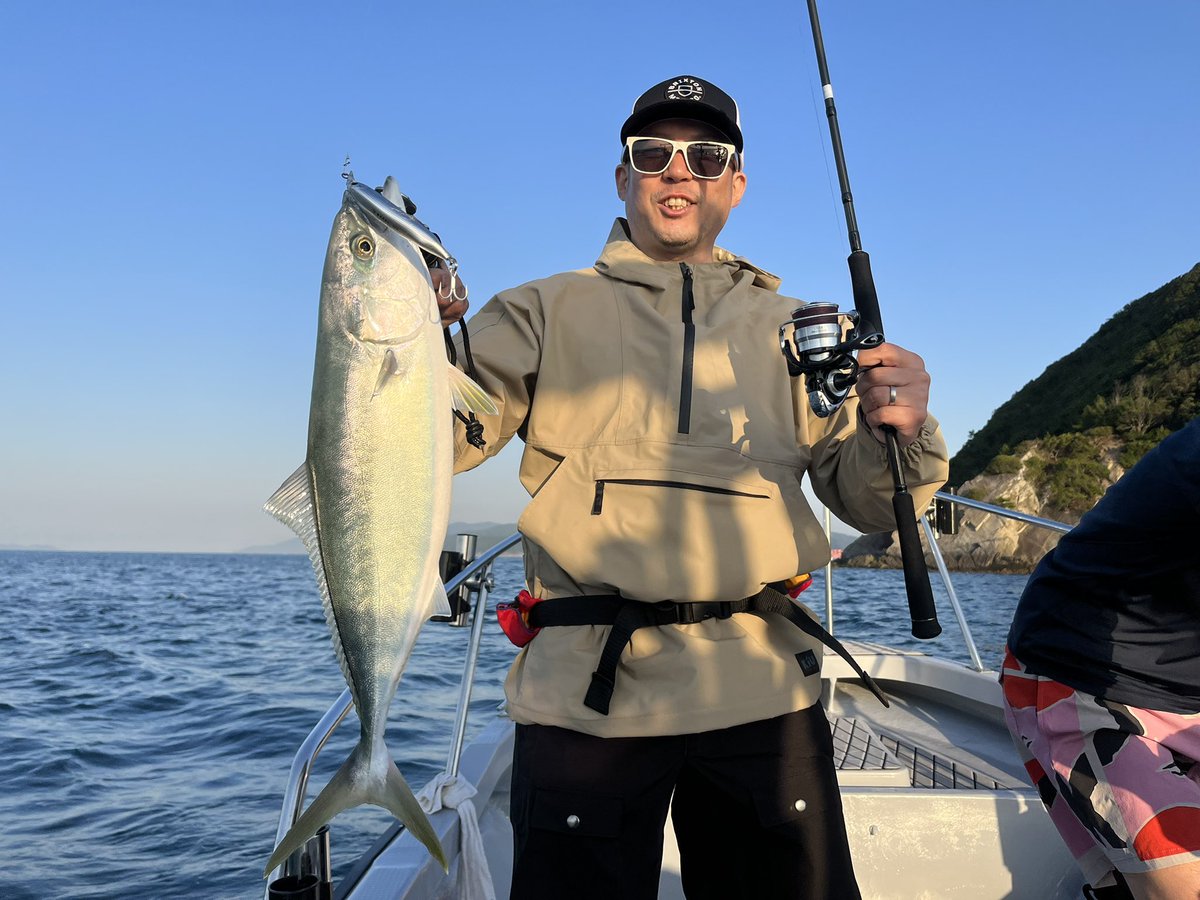 awajitsurijiro's tweet photo. 久々のチャーター取材♬ 釣果はバッチリでした！
#淡路島 
#フィッシングガイド 
#ターンザタイド
#キャスティングゲーム
#fishing_guide
#turnthetide 
#lowbite https://t.co/RXHrJsJO8b