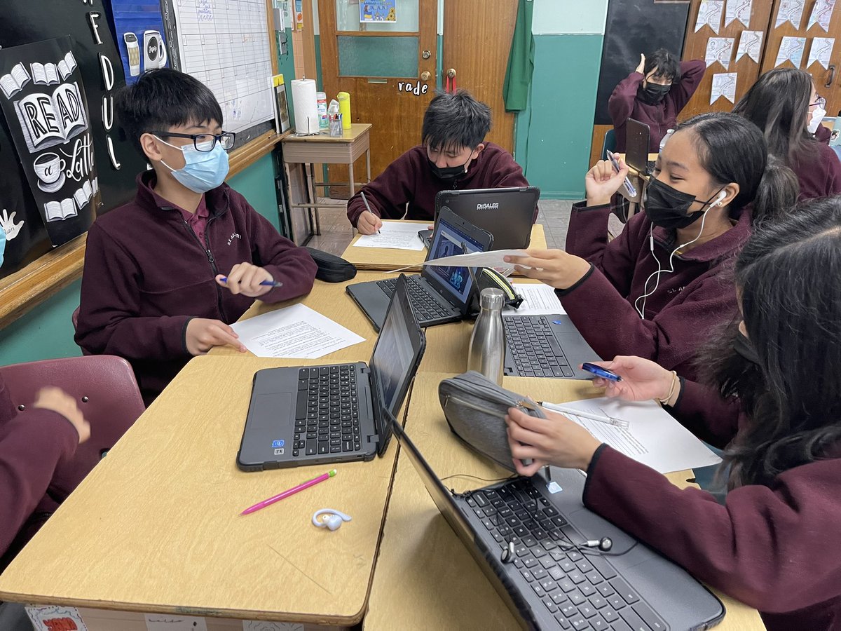 SacaMrs's tweet photo. #saca #7thgrade Working on the end of our Unit on the North and South before the Civil War! Antebellum conditions in the South. https://t.co/5bFS7XXrCI