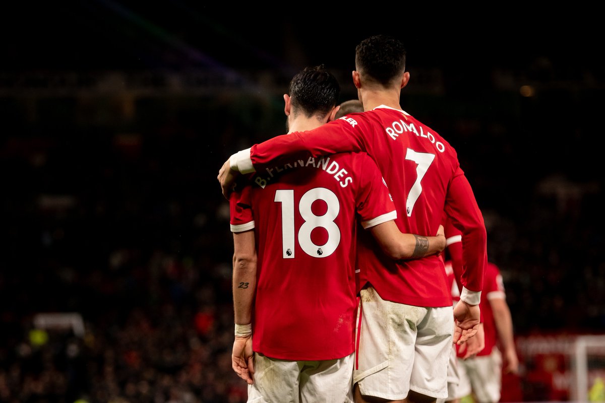 ManUtd's tweet image. 🌍 Five of our Reds could be in international action this evening 👀

🇵🇹🆚🇨🇭 (19:45 BST)
🇸🇪🆚🇳🇴 (19:45 BST)
🇺🇸🆚🇺🇾 (22:00 BST)

#MUFC