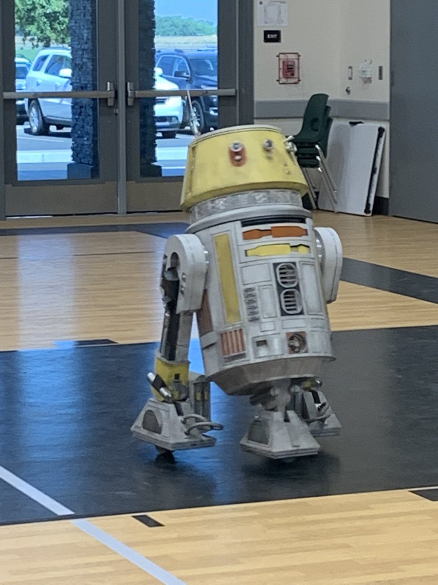 jenlsanders's tweet photo. Our 6th grade students experiencing Design at its finest. Thank you @DawnMcMaster6 and Mr. McMaster for the amazing experience! #ibmyp #ibdesign #uniquelyIB #BSDproud @SCIABEARS @IBinBSD https://t.co/foBwDuSx94