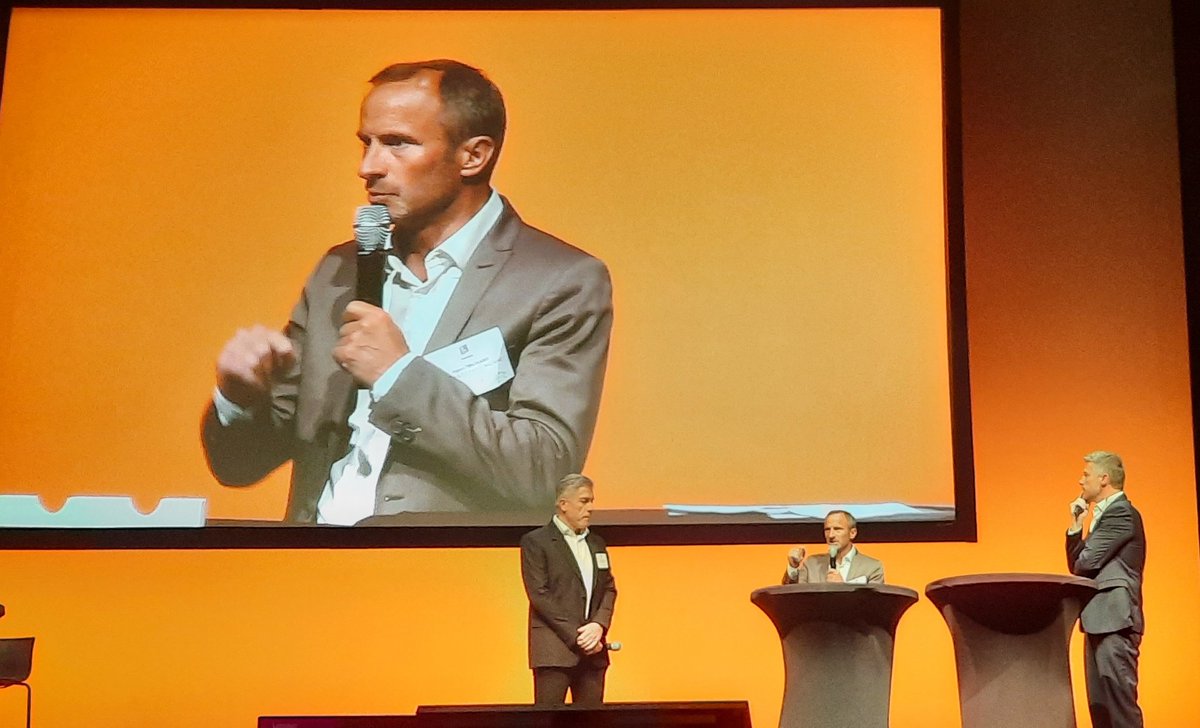 [#RIDE2022] Focus sur les filières industrielles d'avenir sur le territoire avec ce constat : "c'est l'industrie et ses mutations qui vont permettre la décarbonation", souligne @Yann_Trichard. 💬🌱♻️