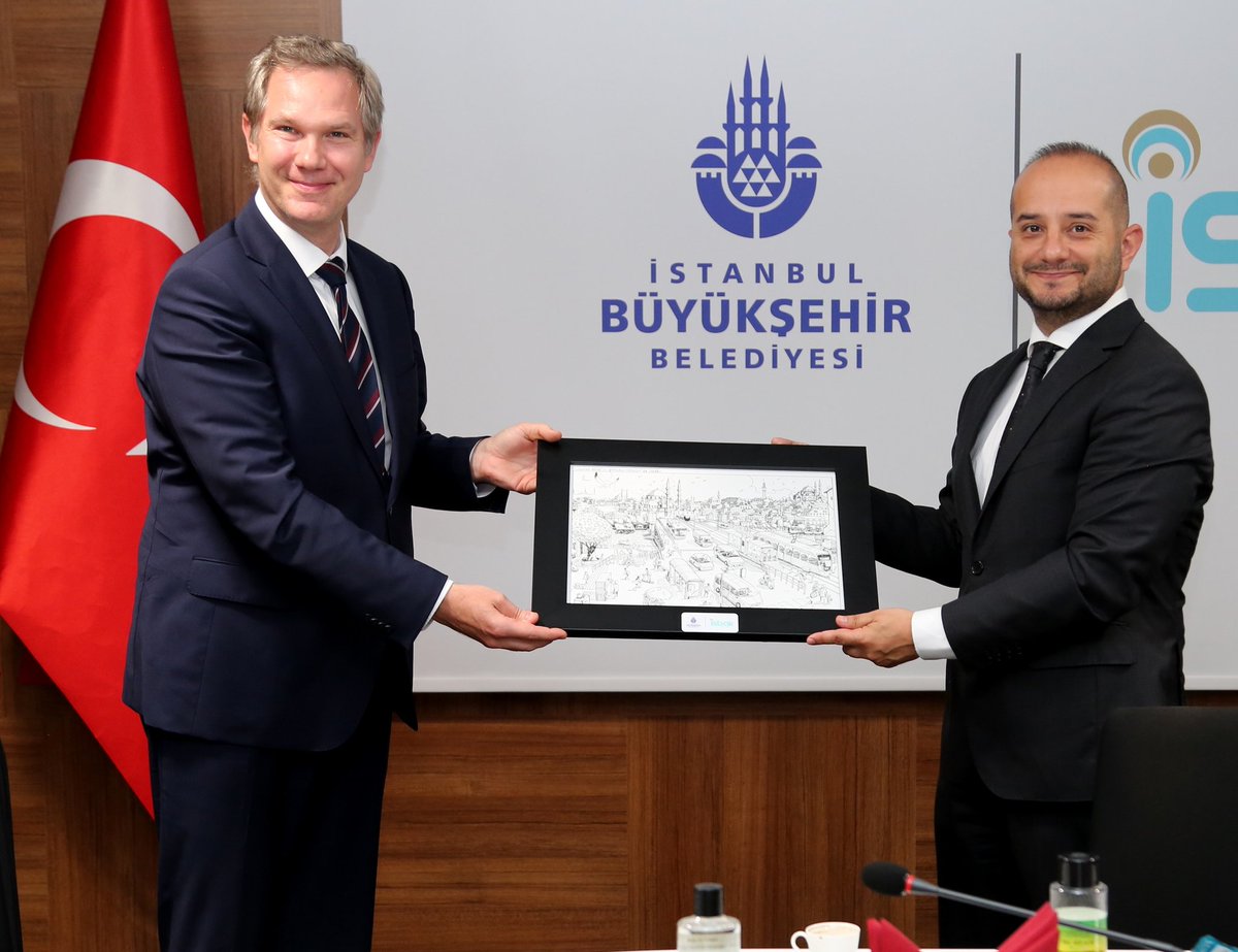🇵🇱 Polonya İstanbul Konsolosu Dariusz Gumieniczek ve heyetini şirketimizde ağırlayarak akıllı şehir projelerimiz, ürün ve çözümlerimiz  hakkında bilgi verdik. İSBAK’a gerçekleştirmiş oldukları değerli ziyaretleri için kendilerine teşekkür ederiz.
#smartcity #isbak

<a href="/PLinIstanbul/">Polish Consulate in Istanbul</a>