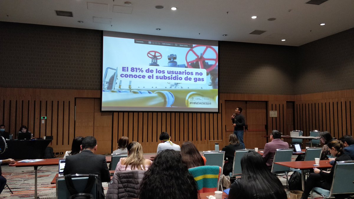 quidlabcol's tweet photo. "Para conocer a nuestros usuarios, necesitamos pasar de la virtualidad a la realidad. Debemos estar con ellos, ensuciarnos con ellos" Solaris es la propuesta del @MinEnergiaCo para conocer a las poblaciones más alejadas y llevarles soluciones contextualizadas #LaNuevaEnergia https://t.co/iBkUpV2Tri