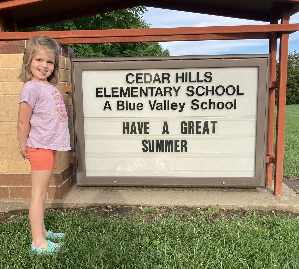 Had a wonderful time visiting @CedarHillsElem this morning! Hazel can't wait to start kindergarten in the fall as a cheetah! 💙🐆💚