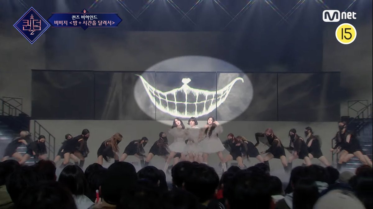 Bellerophoneq's tweet photo. สตอรี่บีบีจีมาจากแนวคอนเซ็ปของ alice in wonderland เริ่มจากโชว์เปิดวลีในภาพอยู่ในเรื่องอลิซในเมืองกระจก ep.1 จะเห็นว่ามีสัญลักษณ์แมวเชสเซอร์ออกมา อีพีสุดท้ายเป็นการปูเนื้อเรื่องตั้งแต่เข้าไปในโลกจิตนาการและหลับไหลในที่สุด เรียกได้ว่าเริ่มต้นด้วยอลิซและจ���ด้วยอลิซ #VIVIZ #QUEENDOM2 https://t.co/V7zbo6imsV