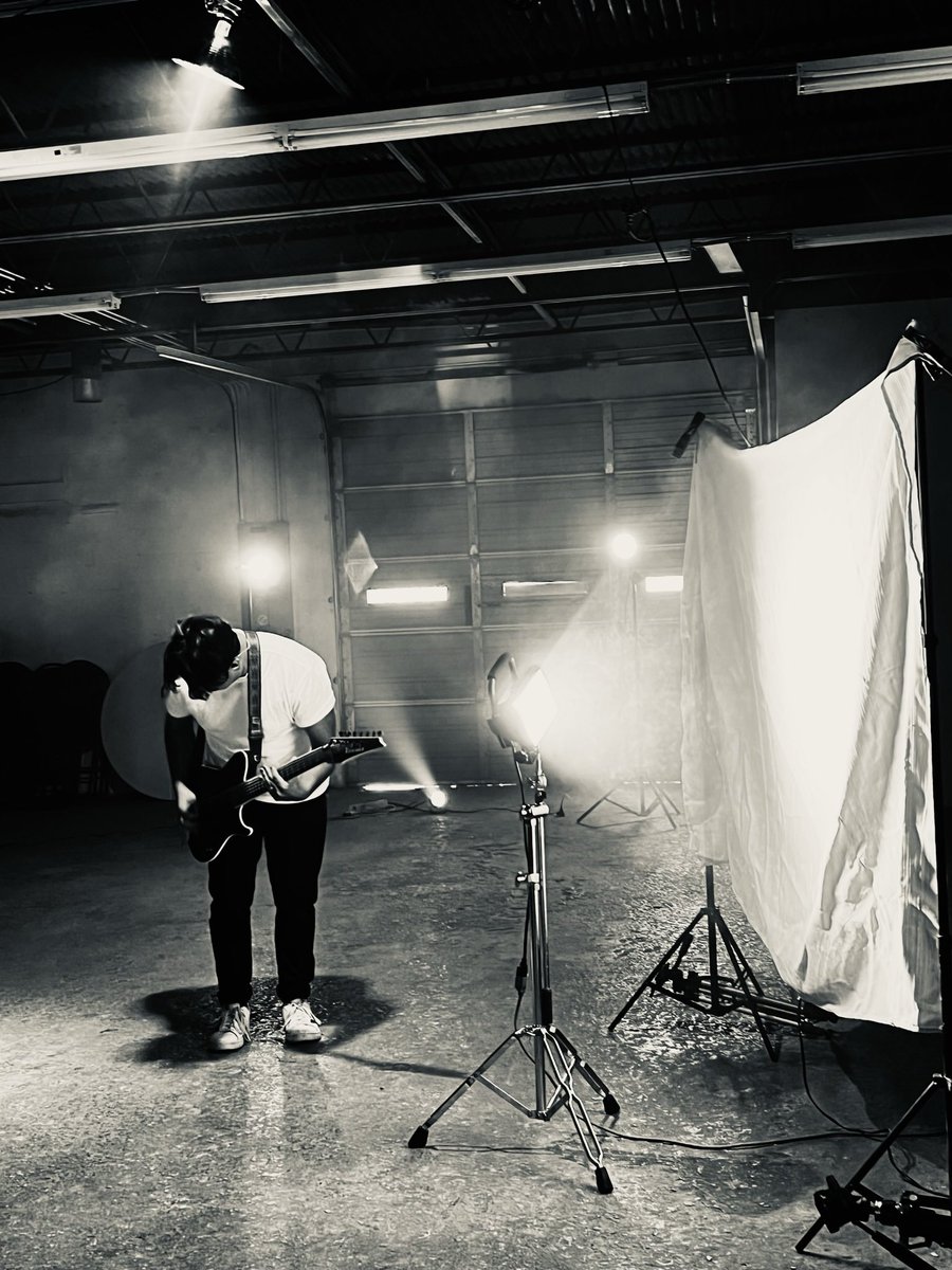 hereliesthehero's tweet photo. @bran_halen32 putting his heart and soul into this song.
-
-
-
-
-
-
-
-
-
-
-
-
-
-
#HereLiesTheHero #HLTH #HLTH2K22 #Odessa #Texas #ComingSoon #MusicVideo #NewMusic #Runaway https://t.co/8dUyQ5OCUe