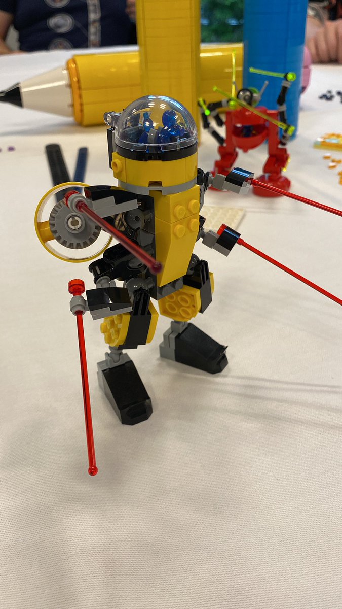 Mech for a balloon animal