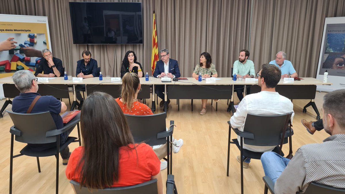ajtarrega's tweet photo. ⚽️ #Tàrrega serà un dels 4 municipis de #Lleida en què la @FundacioFCB  i la @DiputacioLleida posaran en marxa el projecte basat en la metodologia #FutbolNet al setembre

📌 Es tracta d'un programa per fomentar la integració social a través de l’esport

🔗 https://t.co/NIdvB1Ai4B https://t.co/5eSXC70IYc