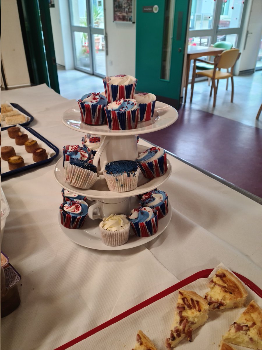 The Queen’s platinum jubilee is underway on Ken Porter Ward with patients and staff with some scones, strawberry and creams, finger food, music/dance and much more !  Do join us if you can #PlatinumJubilee   @BEHMHTNHS <a href="/Ennie17193031/">Ennie</a> <a href="/CarolineBete/">Caroline Bete</a> @DrKhalidAziz <a href="/BarryJDDay/">Barry Day</a>