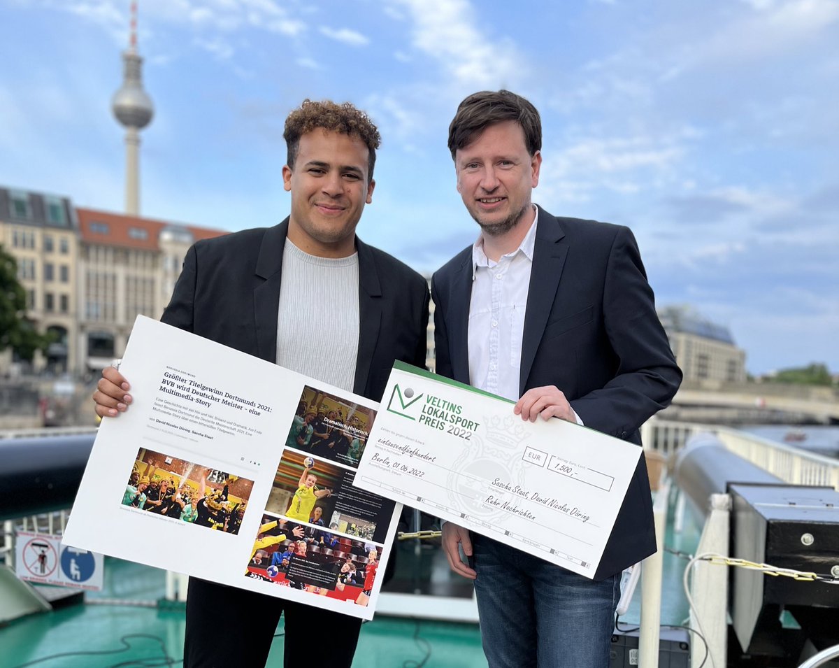 saschastaat's tweet photo. Danke an die VDL-Jury für die Auszeichnung, an @davidnicolasdd für die überragende Zusammenarbeit und an die @rn_dortmund für das Vertrauen! #bvb #handbalm

▶️ https://t.co/a20avuBpur https://t.co/i8z9S6xEYp
