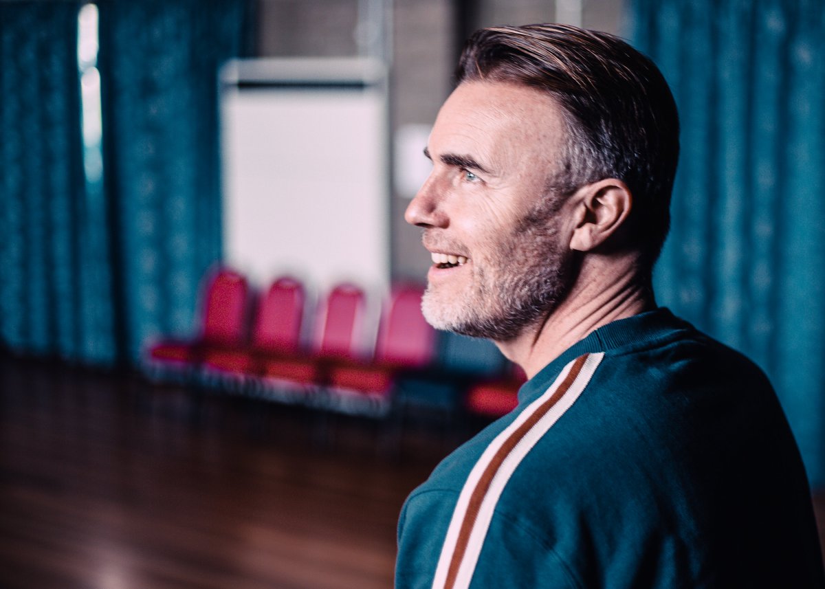 We've arrived back in Frodsham !! Always great to be back home - now let's get back on stage #ADifferentStage 

📸 Claire Kramer Mackinnon