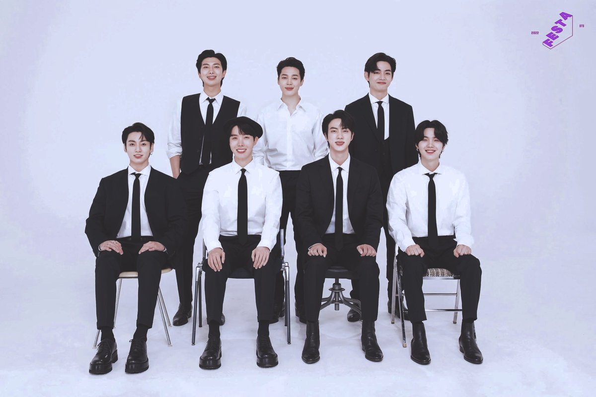 Moon1306_twt's tweet photo. Chín năm, bảy con người, một hành trình.

#2022BTSFESTA #BTS9thAnniversary 
#FESTA가돌아왔다9 #내일부터달려보자9
#페스타기간에는약속도잡아선안돼 
#We_were_only_seven 
@BTS_twt https://t.co/8dGSz9QZTr