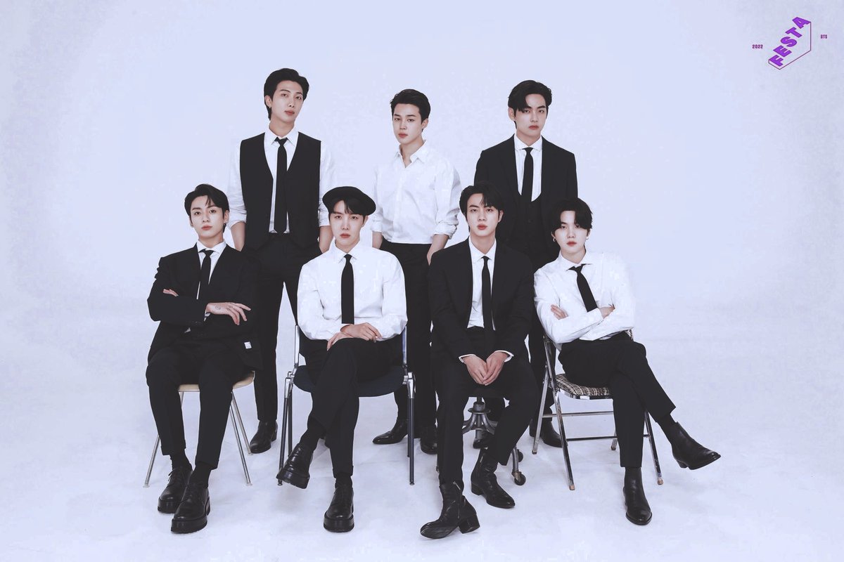 Moon1306_twt's tweet photo. Chín năm, bảy con người, một hành trình.

#2022BTSFESTA #BTS9thAnniversary 
#FESTA가돌아왔다9 #내일부터달려보자9
#페스타기간에는약속도잡아선안돼 
#We_were_only_seven 
@BTS_twt https://t.co/8dGSz9QZTr
