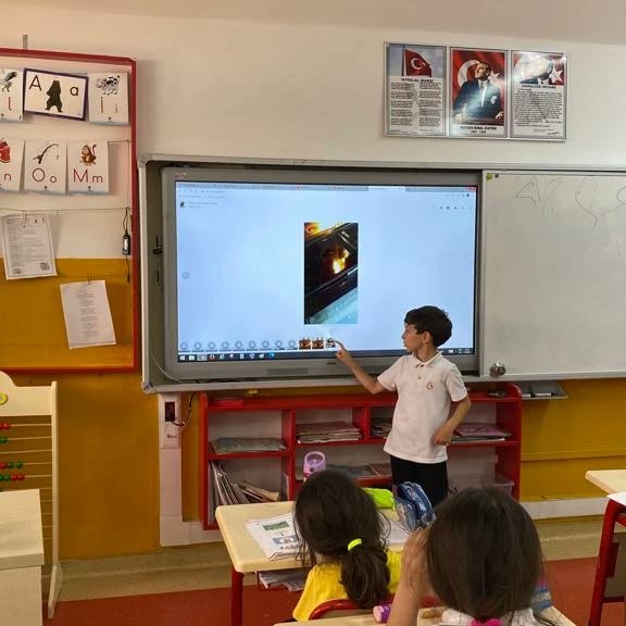 Galatasaray İlkokulu öğrencilerimizden kareler😊
<a href="/istanbulilmem/">İstanbul İl Millî Eğitim Müdürlüğü</a> 
<a href="/beyogluilcemem/">Beyoğlu İlçe Milli Eğitim Müdürlüğü</a> 
<a href="/hnnbagci/">Hüseyin BAĞCI</a>