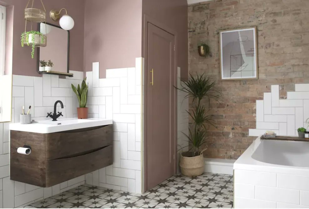 Renovating a #SmallBathroom is no easier than the other room. Making decisions to fit in #Storage, #VanityUnit & #Flooring can be hard. See This homeowner transformed her childhood home bathroom for £5,000 – and we've fallen for her industrial scheme @ buff.ly/38qnYlg