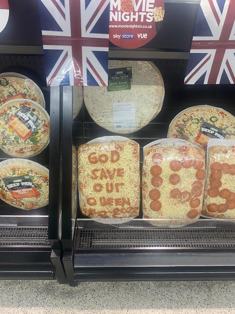 Bedminster Asda’s pizza displays are something else 

📸 :  @annnnamb