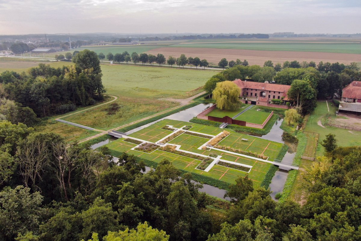 Great new! Etzenrade Castle garden received a <a href="/wlandscapearch/">World Landscape Arch</a> Honour Award #WLA2022

Client: <a href="/Gem_Beekdaelen/">Gemeente Beekdaelen</a>
Icw: Piet Oudolf <a href="/deltavormgroep/">deltavormgroep</a> Plangroep Heggen
Partners: <a href="/ibaparkstad/">IBA Parkstad</a> <a href="/limburg/">Provincie Limburg</a> <a href="/WLomgeving/">Waterschap Limburg</a> Regioarcheoloog Parkstad <a href="/RAAPerfgoed/">RAAP</a>

Read more: worldlandscapearchitect.com/winners-of-the…