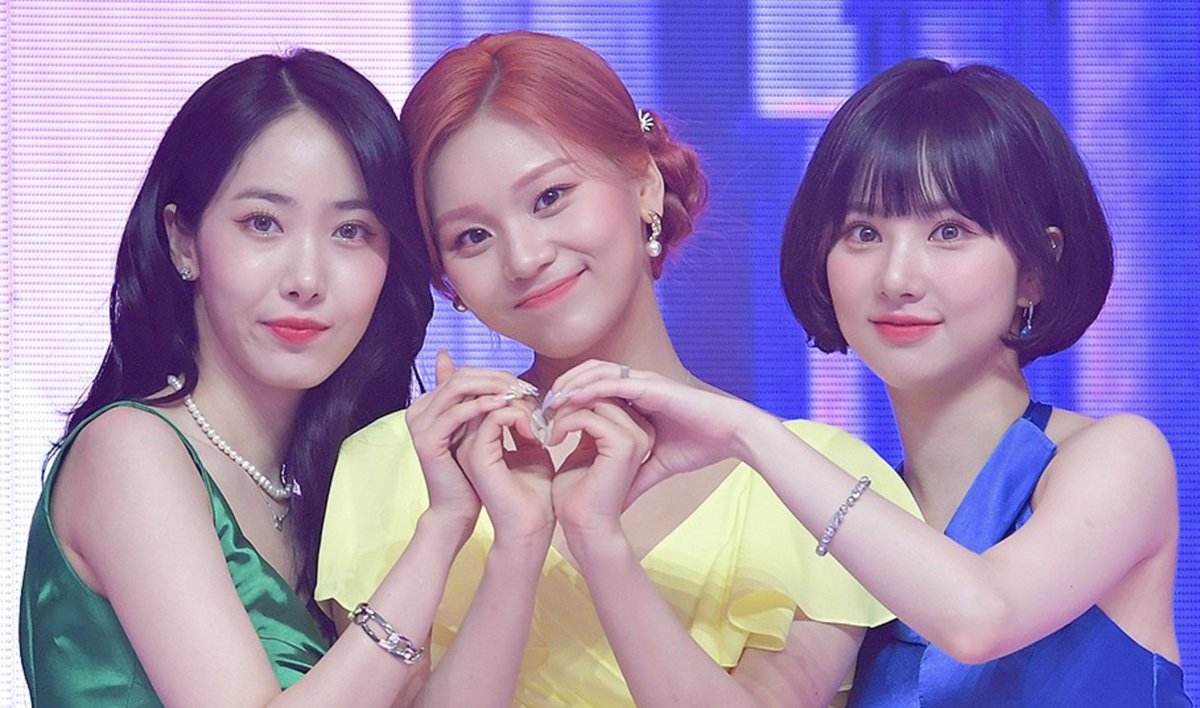 GFS_backup's tweet photo. VIVIZ placed 3rd overall. Thank you VIVIZ for all the hard work you put in for the diverse performances throughout the last 10 weeks, you did a great job💙💜❤️ 
Thank you also to those who streamed and voted!

WE ARE PROUD OF YOU VIVIZ
#FantasyWithVIVIZ @VIVIZ_official https://t.co/U3vjupfvnD