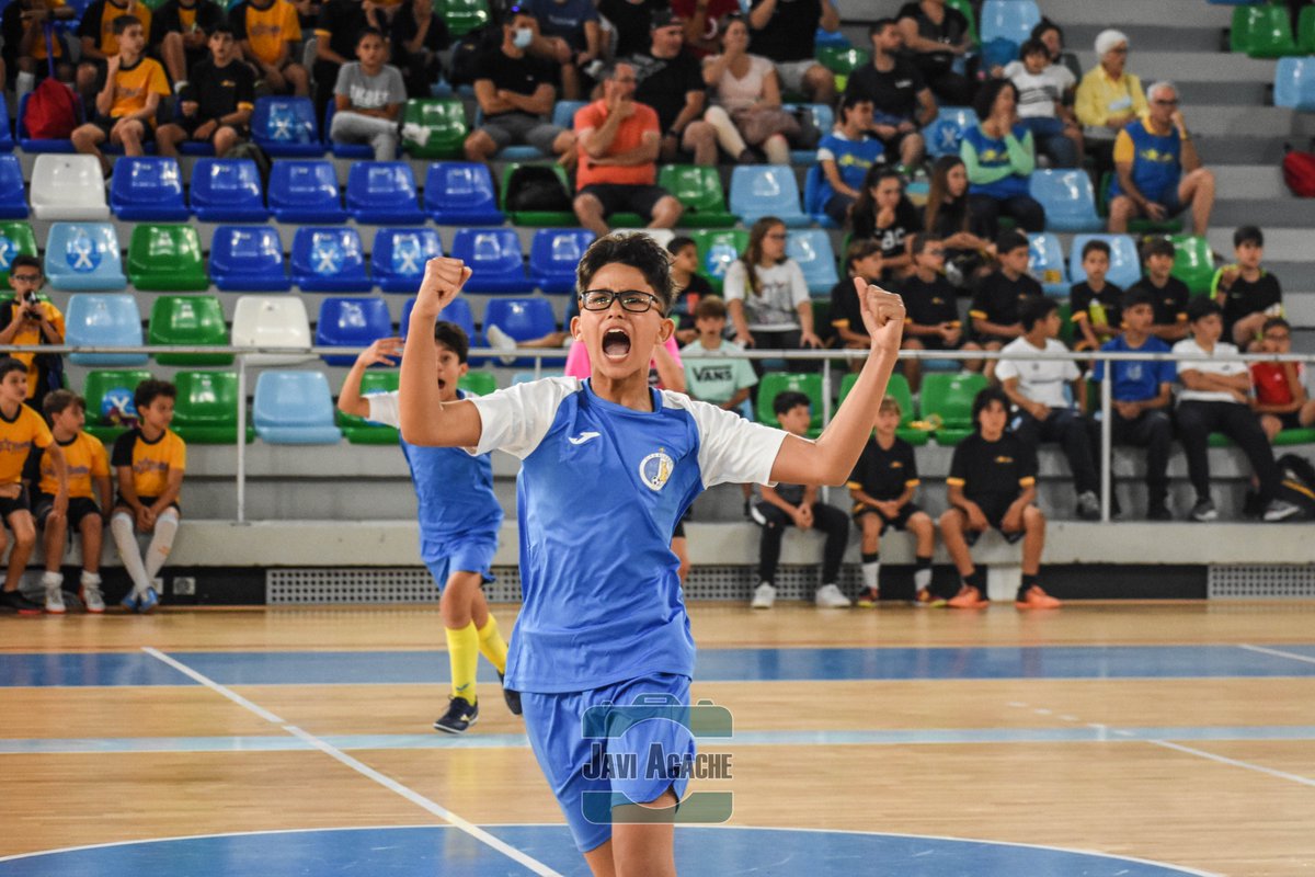 javi_agache's tweet photo. 📸Imágenes del Campeonato de Canarias Benjamín y Alevín con Bugedo, La Salle, Chinguaro y Costa Mogán
Ver al completo ➡️ https://t.co/BBmFUNRfcN
.
.
#Futsal ⚽ #FutsalLife ❤️ #FútbolSala #CostaMogan #Chinguaro #Bugedo #LaSalle https://t.co/0d2GAcOb5r