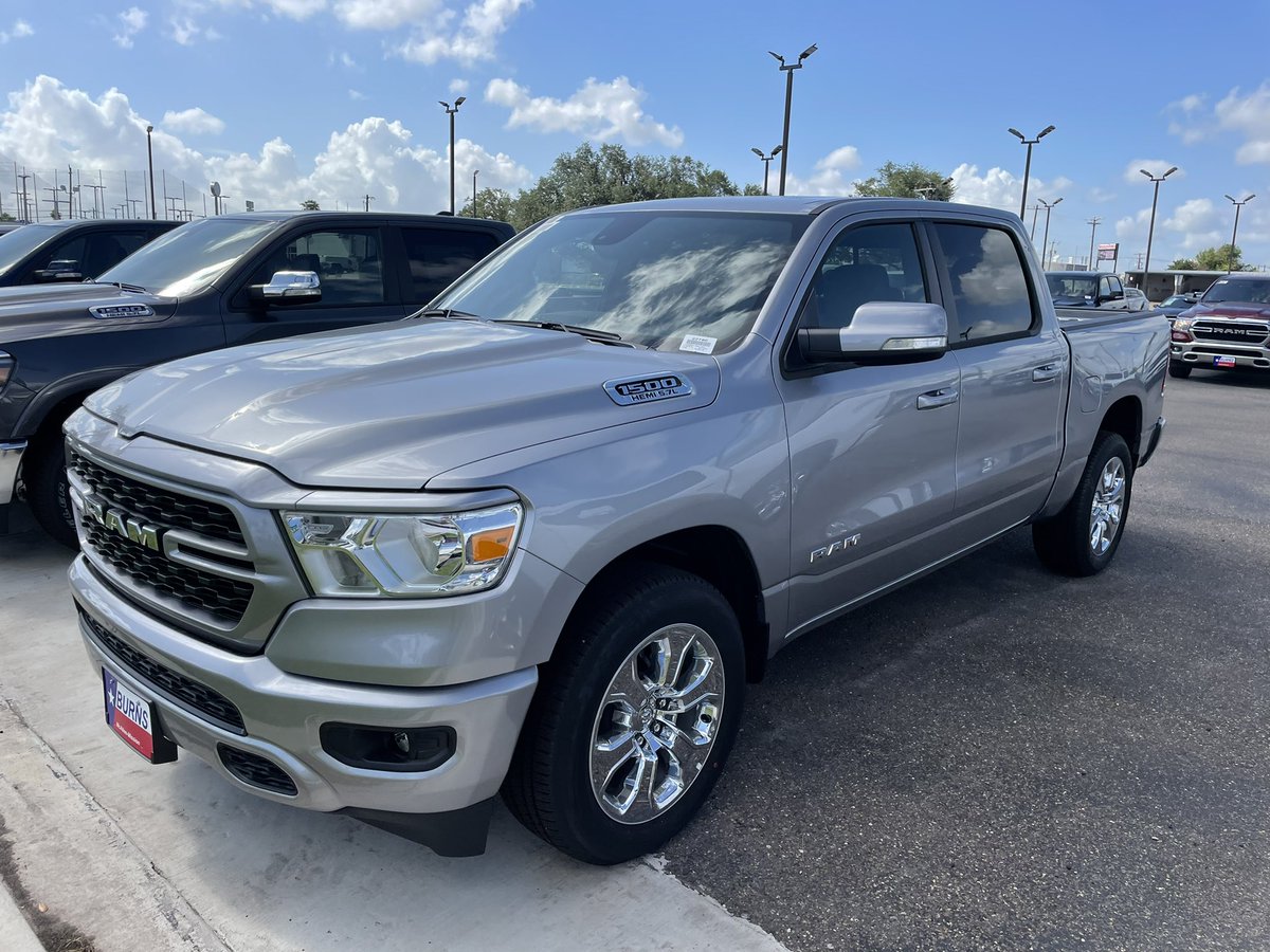 pepgarcia69's tweet photo. Come take advantage of $3,750 cash allowance on our NEW 2022  RAM 1500 Lonestar Crew Cabs 4x2! Selling under MSRP 💯💯💯 

Share with anyone looking for a brand new truck! 📲 https://t.co/XdmTv3iVWV