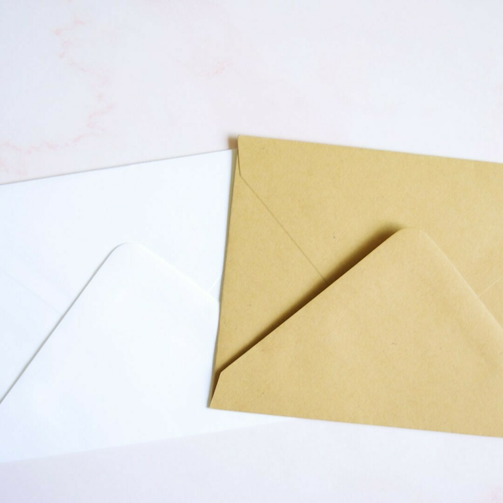 MVDesignInk's tweet photo. Send your snail mail 📄 with a pretty kraft  or white envelope ✉️ Do you have a preference?

#shoplocal #shopupland #shopsmall #upland #mvdesignink #flatcards https://t.co/nmXf6pzOA5 https://t.co/8U0QQJIpbh