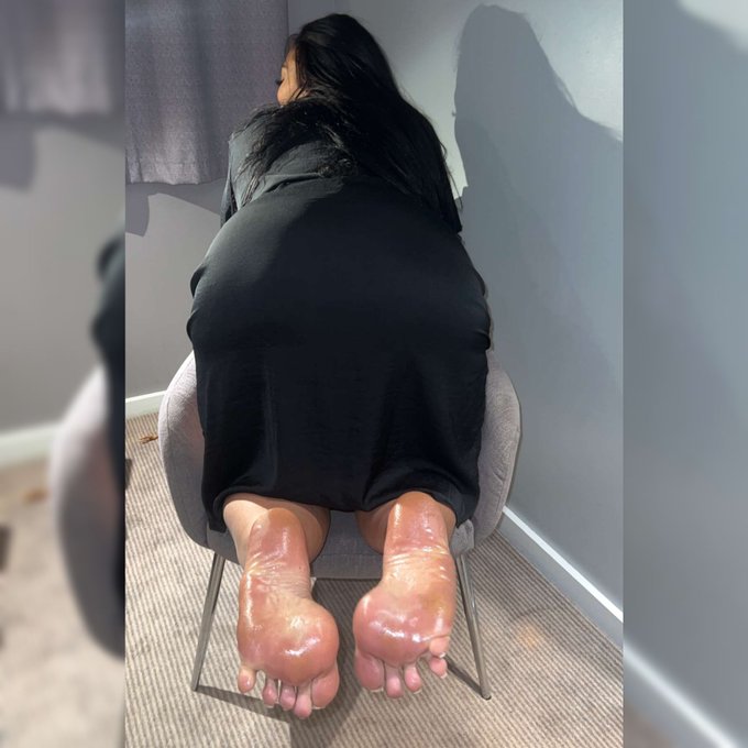Oiled and Ready for you! 💦💦 #Footmassage #footjobandmodels #footlover #footworshi̇p #FOOTFETİSH #soles