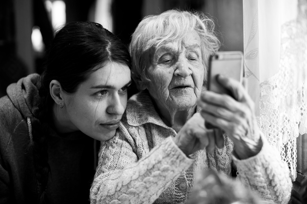 FM_Ageingnomics's tweet photo. ¡La #terceraedad se queda corta!🤣 Cada vez vivimos más, mejor y con menos riesgos. Así nace el término de la #cuartaedad para personas de más de 80 años.
Por muchos años que cumplamos, podremos ser #séniors o maduros, pero no viejos.😎
Para saber más 👉https://t.co/3co5sc70vy https://t.co/IdLN3pNENG
