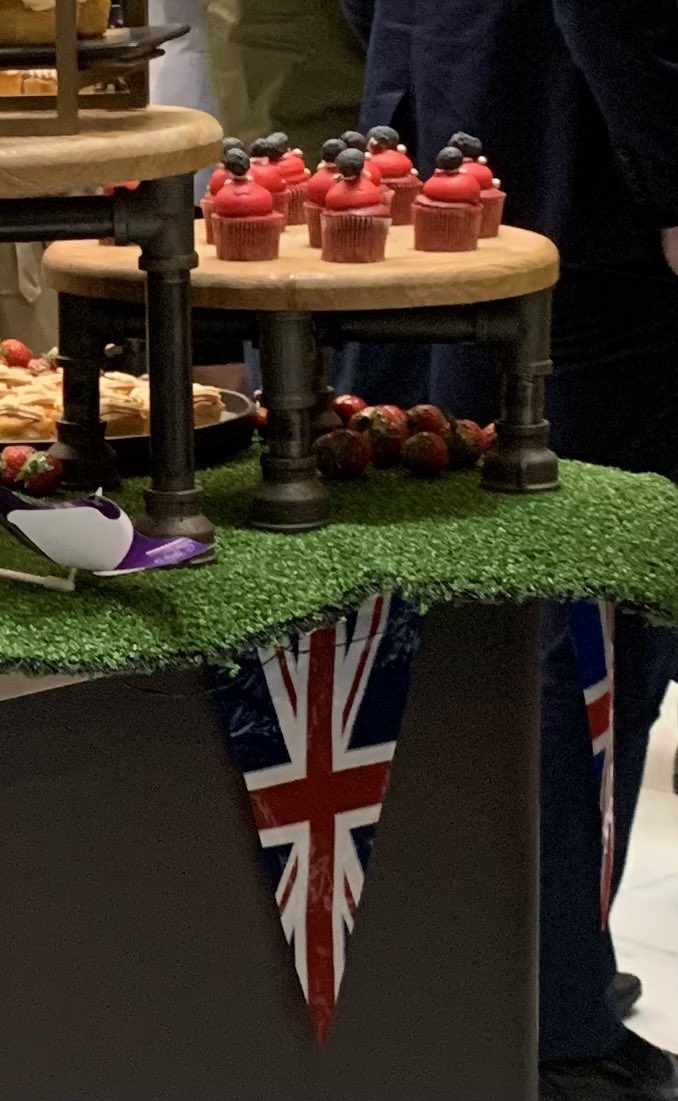 LimeStreetGuide's tweet photo. @LloydsofLondon joined the Jubilee festivities with a ceremony where Lloyd’s Chairman celebrated Lloyd’s bond with the Queen, detailing her 3 visits; in 1952, 1986 and  2014. The ceremony was topped by ringing the Lutine Bell followed by delicious Jubilee cake! #PlatinumJubilee https://t.co/8NRVh38ZLb