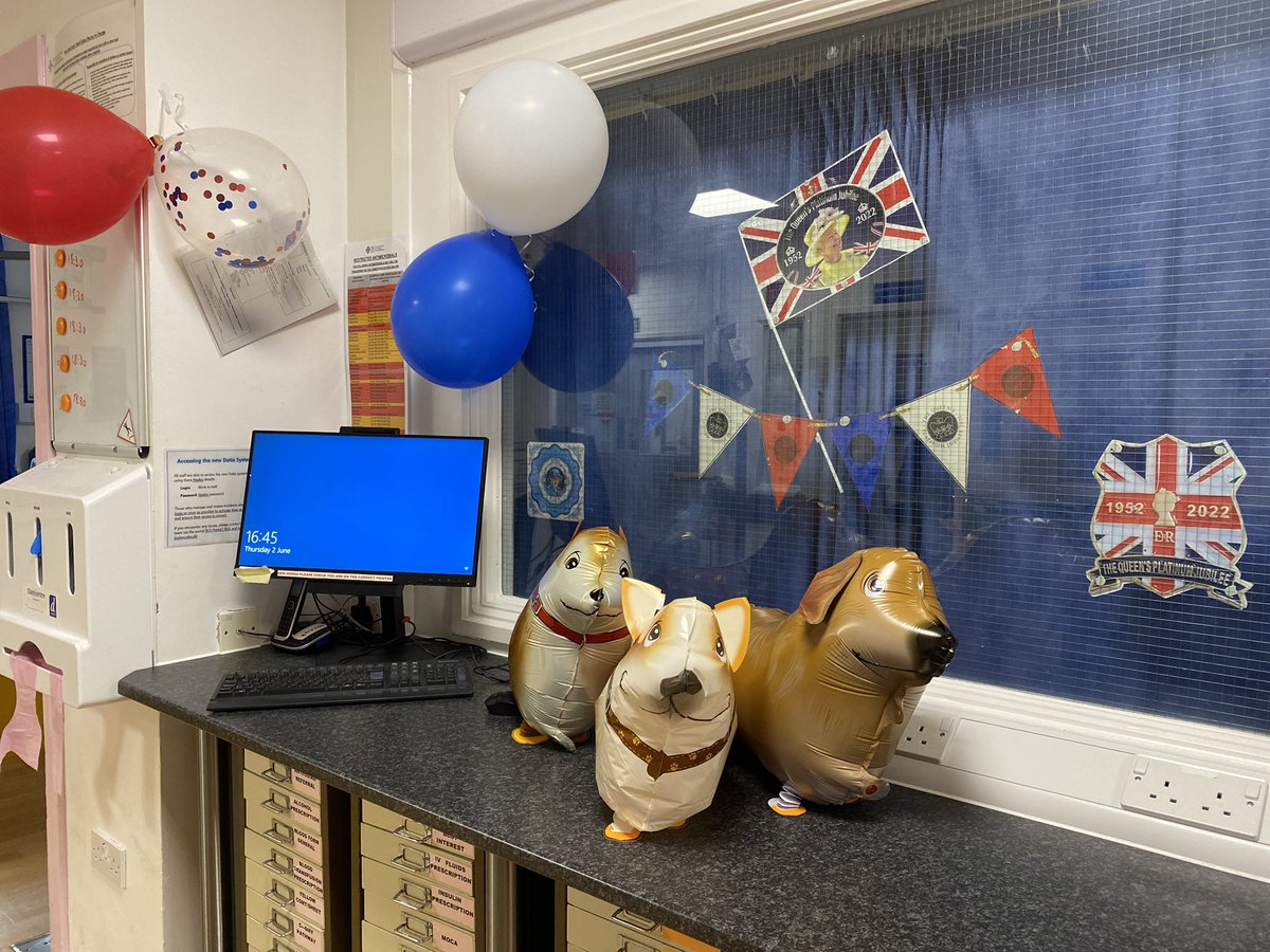 EmmaJB1985's tweet photo. Today we have been celebrating the #Queensjubilee - not quite our usual style, but the (pretend!) Pimm’s went down well anyway! #dementiacare #extranutrition #snackfood #oldfashioneddrinks #careoftheelderly @DrTWilliamson @erinhumphreys13 @Rebecca87764812 #teammorris https://t.co/EI3p9RYkss