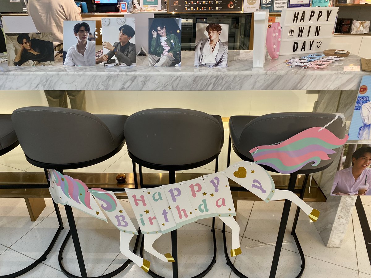 yangwenli_hk's tweet photo. Belated Win 23rd Birthday support project in Hong Kong hosted by ig account@.brightwiniversehk💚
#winmetawain    
#Win23rdBDProject 
#HappyWinTurns23 
#MeetWinBySerendipity 
#brightwin #brightwinhk
#ไบร์ทวิน https://t.co/5NM51krGVx