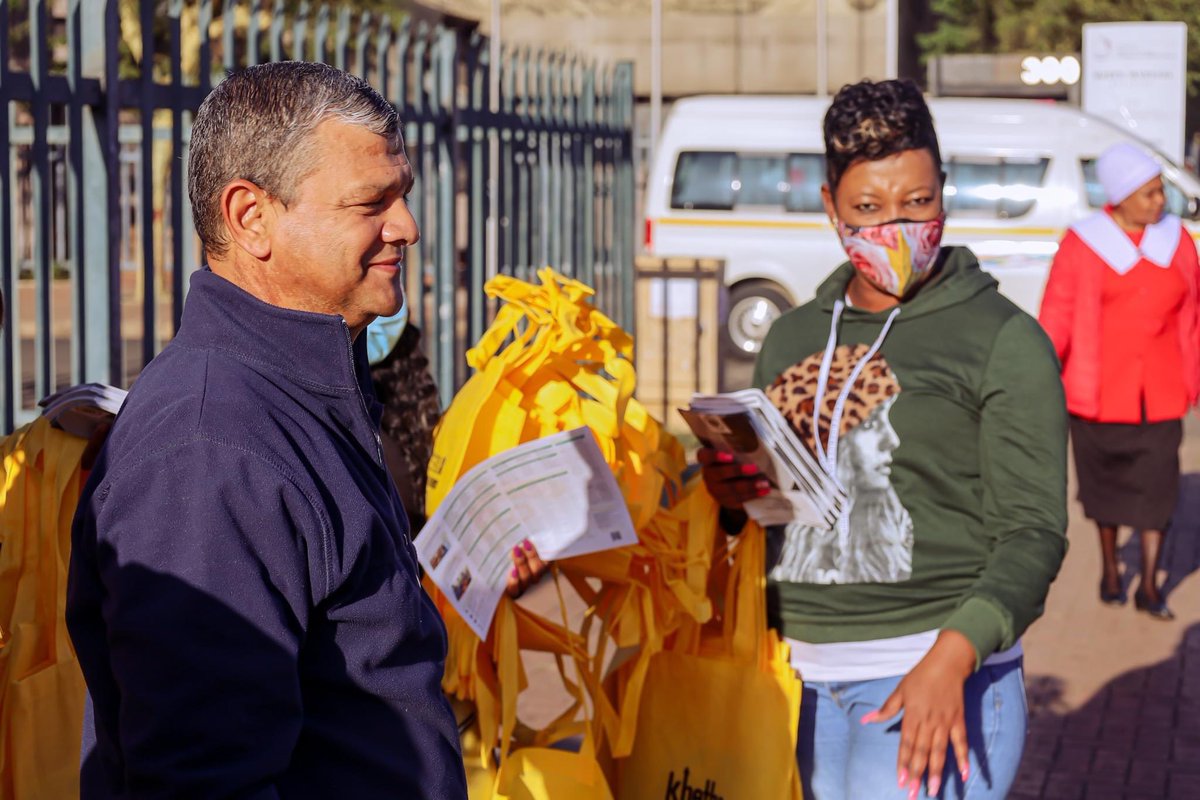WorldSkillsZA's tweet photo. Early this morning at the Pietermaritzburg Taxi Rank for the Blitz Campaign where we enaged the community about opportunities in the higher education sector. Career Exhibition takes place tomorrow at the Umgungundlovu TVET College, Embali Township.

#WSZANationalCompetition2022 https://t.co/Xsoird2lRF