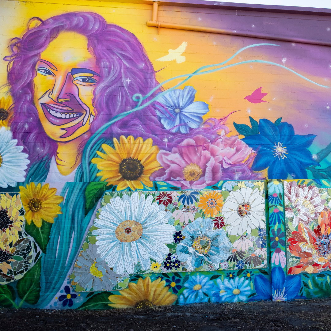 RethreadedInc's tweet photo. Did you know June 3rd is National Bicycling Day? 🚲

@artbikesjax stops by the Rethreaded warehouse to see our newest mural! If you're in the area, come check it out 🚲🎨

#rethreaded #freedomsake #bikingday https://t.co/ETWBVhNvIA