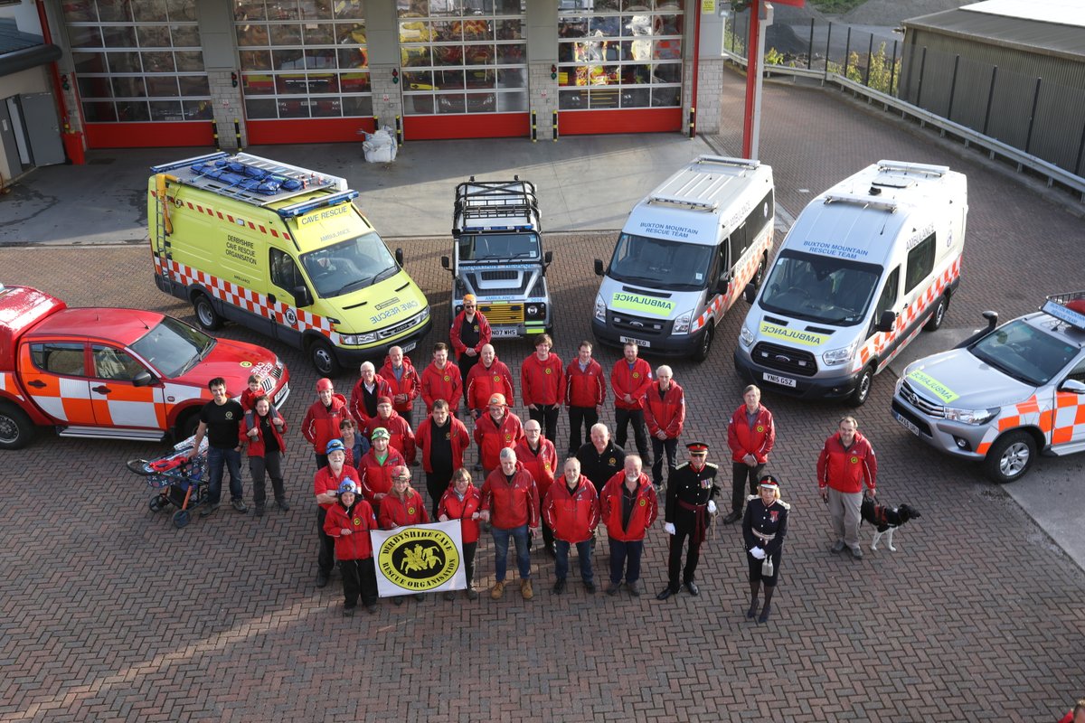 Derbyshire_CRO's tweet image. A number of our team members were proud recipients of the Queen's #PlatinumJubilee Medal. They were presented to us along with colleagues from @Buxton_MRT by the Lord-Lieutenant of Derbyshire, Mrs Elizabeth Fothergill CBE &amp;amp; Vice Lord-Lieutenant Colonel John Samuel Wilson OBE DL.