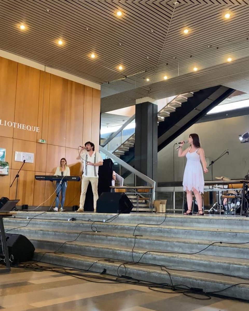 Pharma_UPSaclay's tweet photo. Une magnifique journée pour les 50 ans de la Faculté de Pharmacie 🎉🎂 Un grand merci aux associations étudiantes, aux https://t.co/5T76qFGkca et aux personnels !! @UnivParisSaclay https://t.co/jrp11bjgza