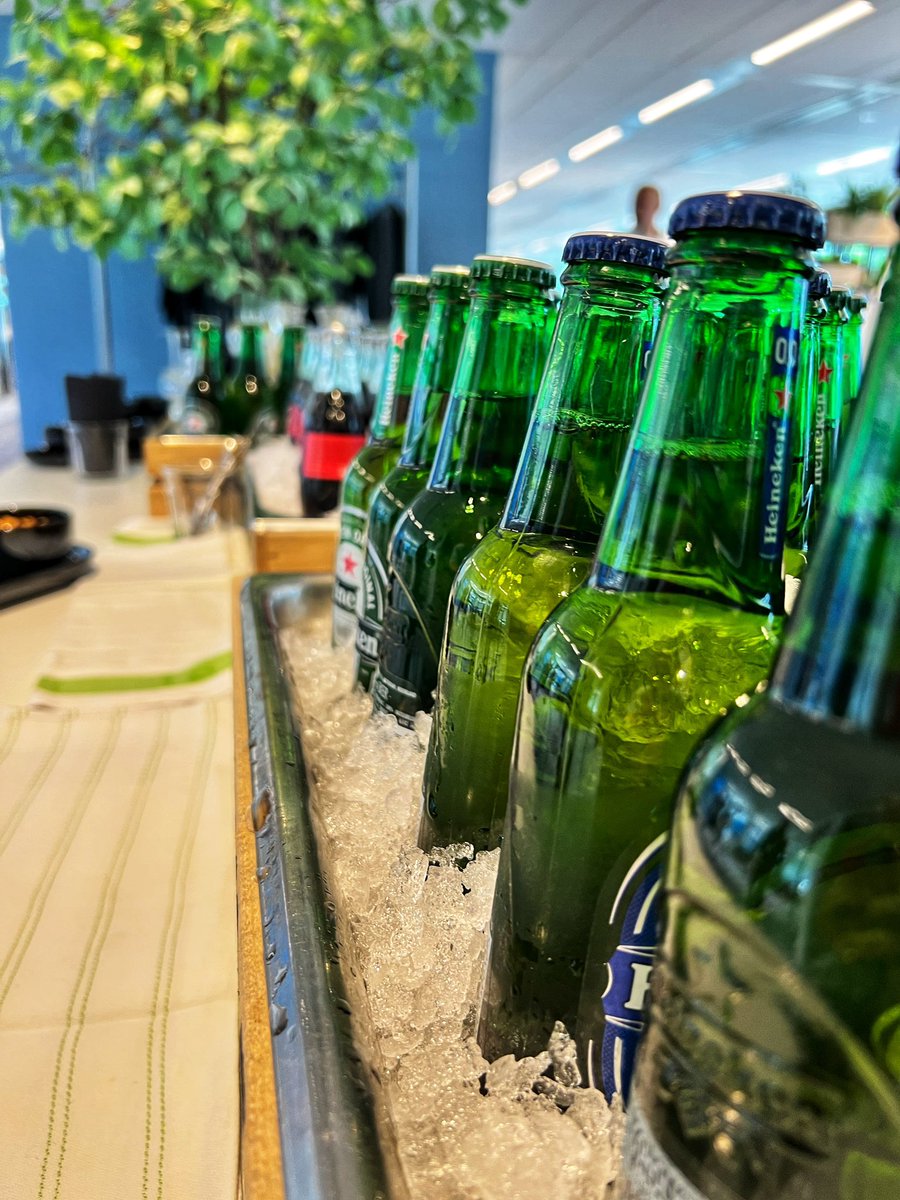 HenkBrandsma1's tweet photo. Tijd voor een bijeenkomst. #domibo #DFMnl #drinksfactsandmore https://t.co/rI0LGAScGD