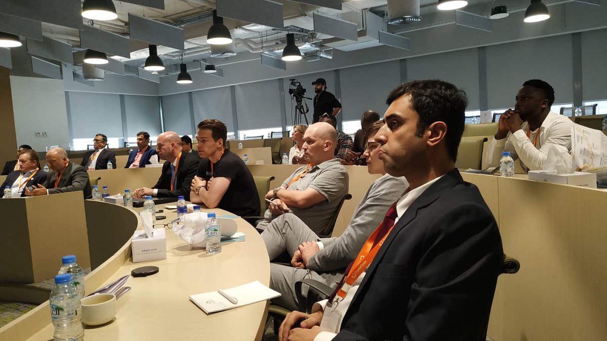 riteshkakkad's tweet photo. 3years for the #XDCNetwork 

Question: how you grow #Blockchain ecosystem without institutional money? 
Answer is with Community Support. 

Next question,  how you grow #community without big media hype?
Answer is workshop,meetup, network demo, usecase demo. Get feedback &amp; grow. https://t.co/Cw8qjw5Hug