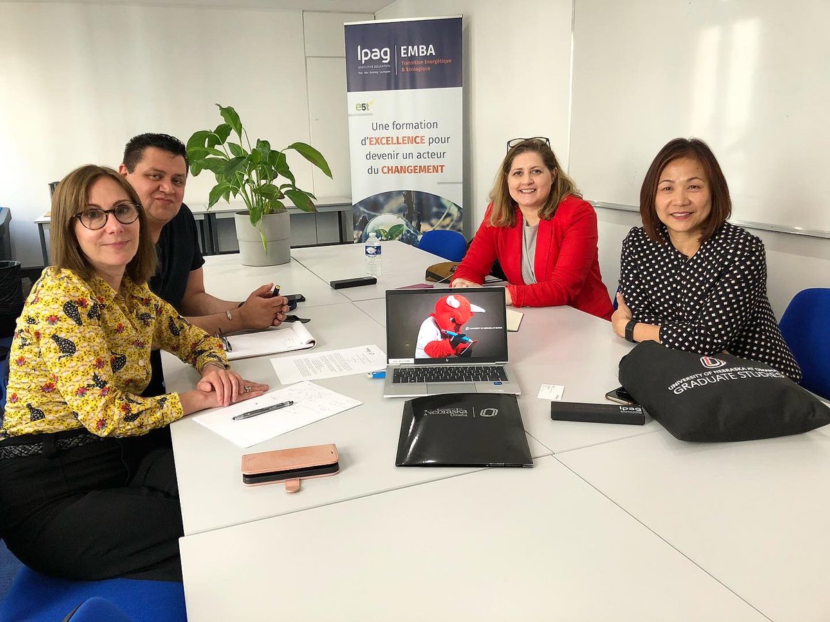 IPAGBS's tweet photo. Très fiers de signer un nouveau partenariat #international avec @UNOmaha ! 🐮🇺🇸 Une destination de plus pour nos étudiants désireux de faire leur échange aux États-Unis ou d’obtenir un #doublediplôme en Master ❤️‍🔥🎓 #ipag #exchange #usa https://t.co/5MtoUHTT1n