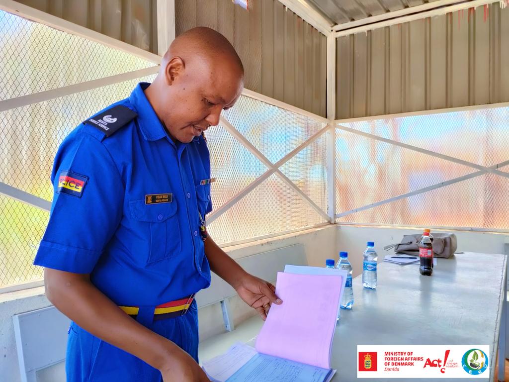 Isiolo_CEED's tweet photo. In partnership with
@denmarkinkenya's Resilience, Peace and Stability (RPS)  implemented by @tendasasa we held a reporting and feedback session for women policing leaders acting as violence monitors.This is a key approach in early warning and reporting  during heated campaigns. https://t.co/o22zUIPKil