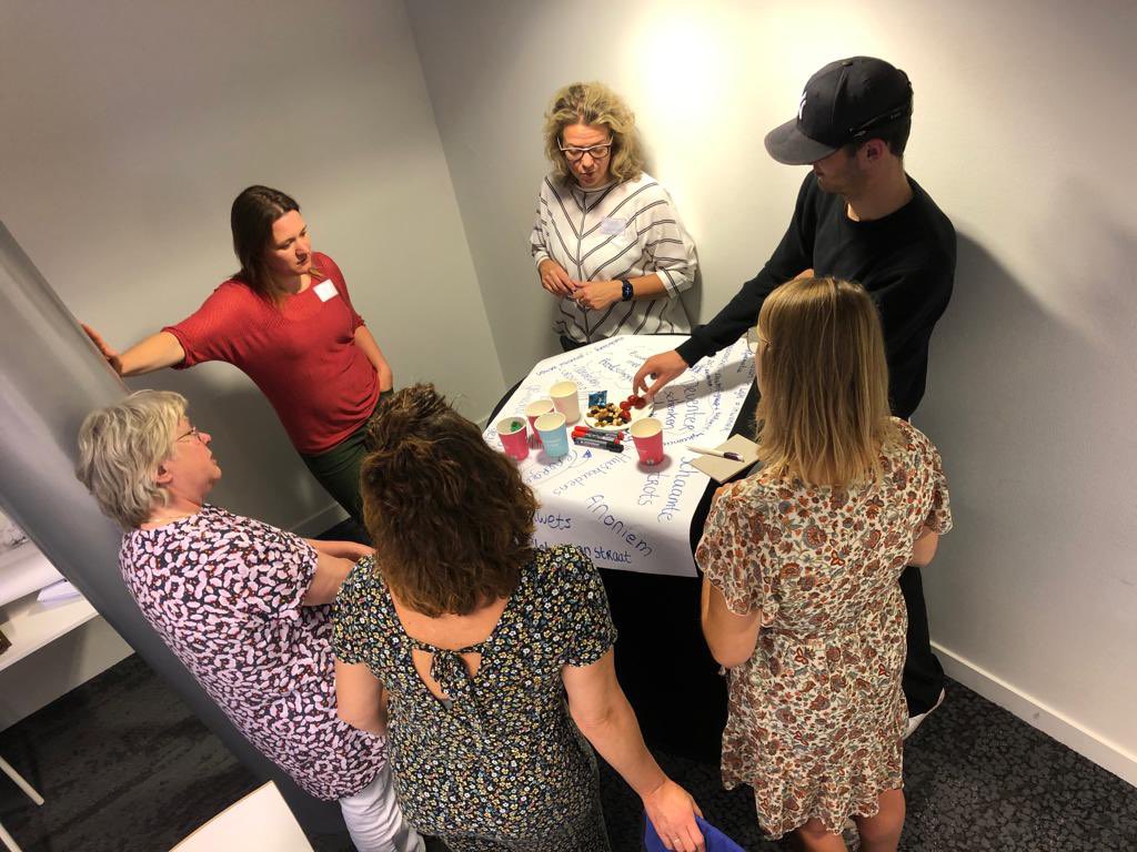 SamenViaa's tweet image. Programmateam ‘Welzijn de basis’ brainstormt met inwoners, professionals en gemeenten over de inhoud van het programma binnen werkplaats Sociaal Domein… mooi om samen plannen te maken en aan de slag te gaan! @SamenViaa