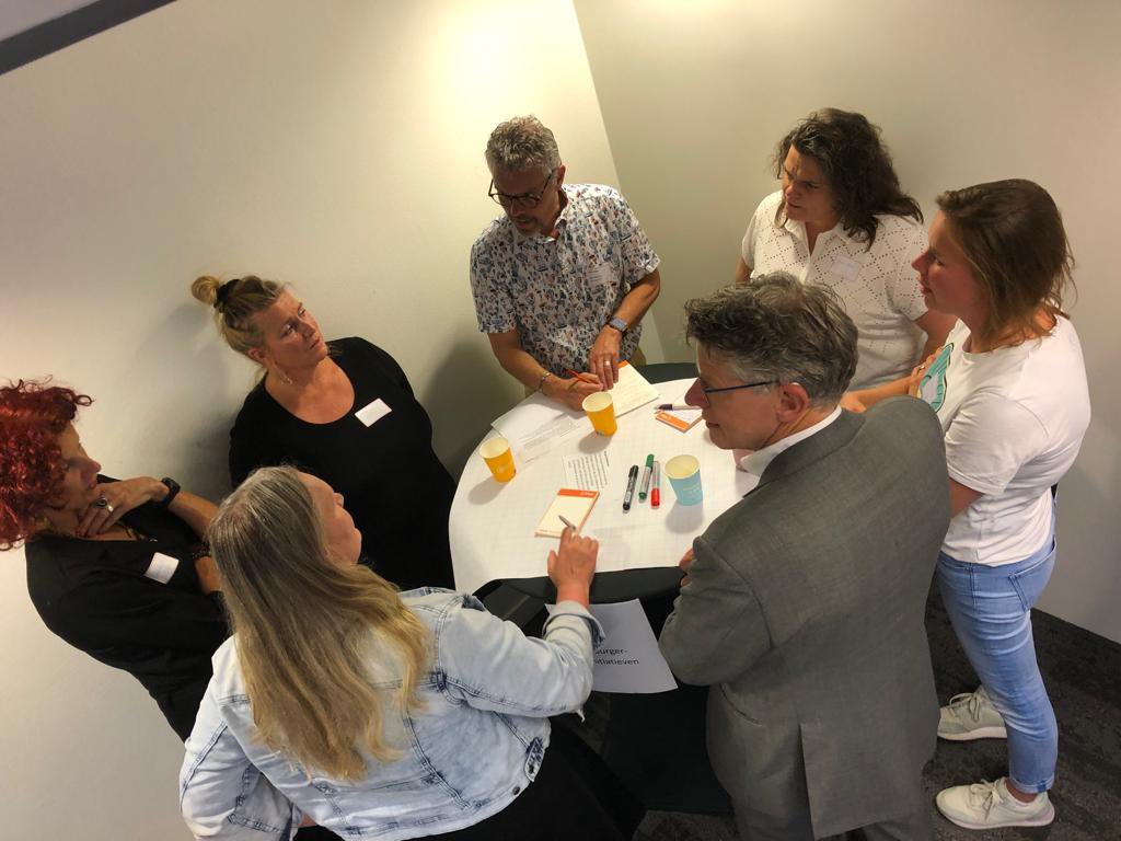 SamenViaa's tweet image. Programmateam ‘Welzijn de basis’ brainstormt met inwoners, professionals en gemeenten over de inhoud van het programma binnen werkplaats Sociaal Domein… mooi om samen plannen te maken en aan de slag te gaan! @SamenViaa