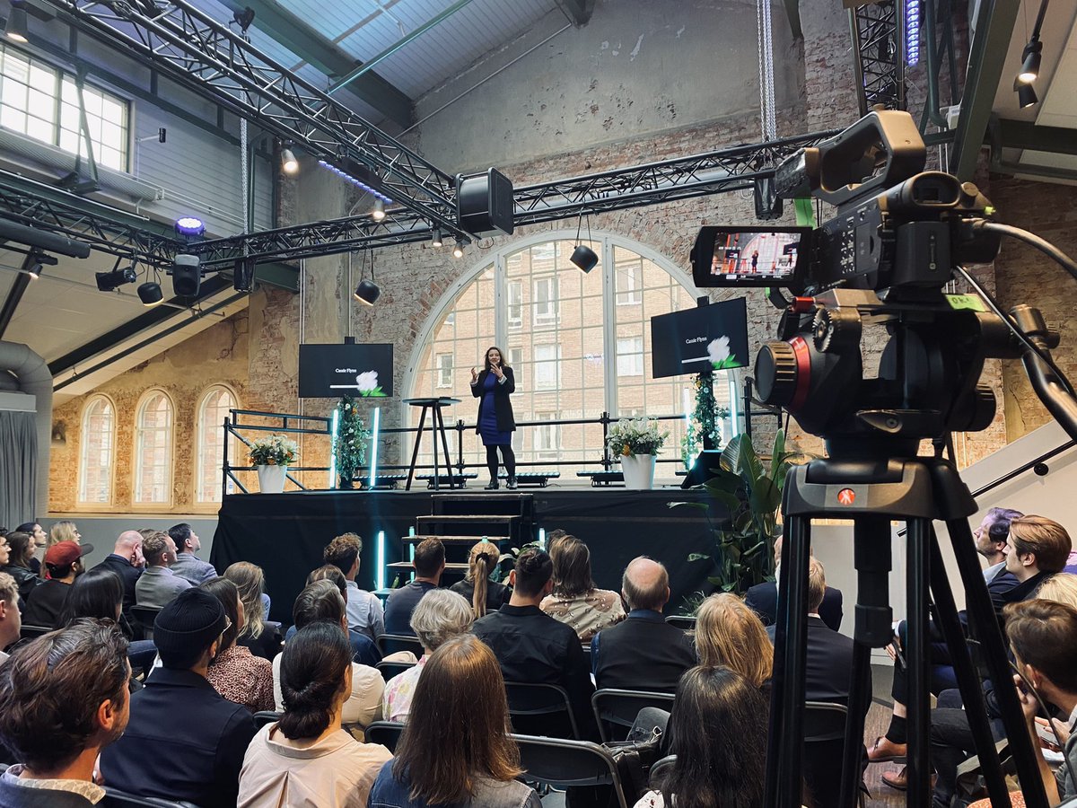 UNDP_Sweden's tweet photo. How can we speed up climate action and green transition towards a fossil free economy?🍃
@UNDP’s Strategic Advisor @cassie_flynn on @UNDP’s #ClimatePromise and the need for transformative action at today’s #ImpactMeetup w @norrsken_org @unfoundation and @investstockholm https://t.co/oxQX16yQ3C
