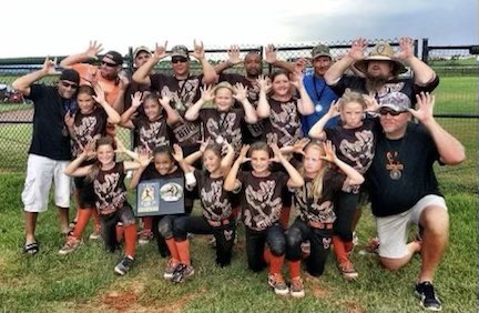 bristinbordeau's tweet photo. this highschool season being over means that ole team buckedup is done playing together. gonna miss my girls!! #antlerswithattitude https://t.co/pPNymHWDUF