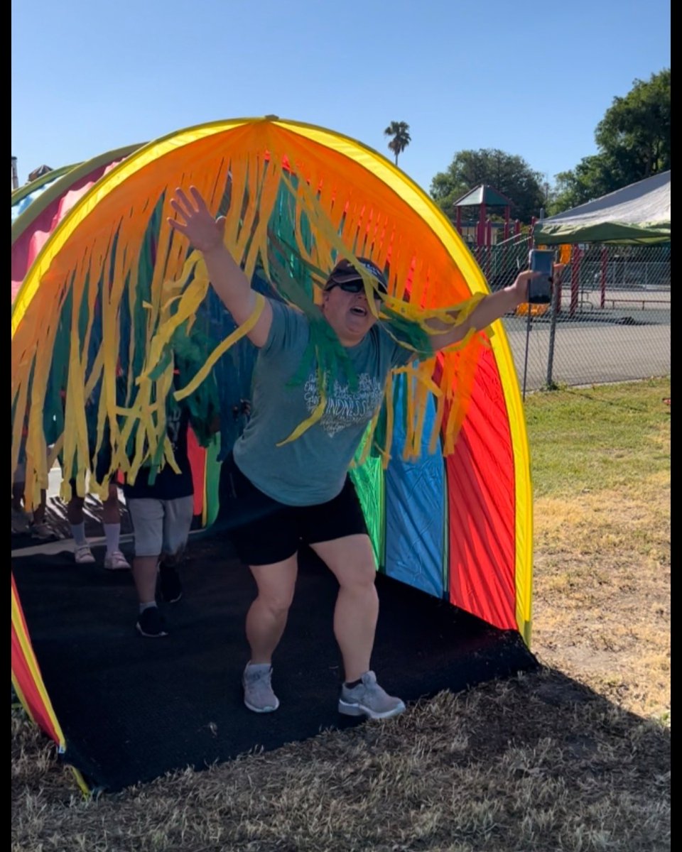PleasantonUSD's tweet photo. Our Donlon Cubs celebrated the end of the school year with a fun day on the field! ☀️ #PUSDedu https://t.co/0UyyicpBE4