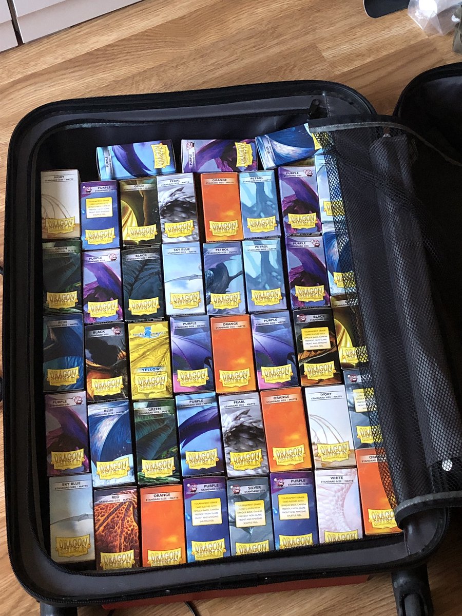 Got a bigger suitcase since I’m travelling by train, all legacy decks fit cleanly! Hyped for Milano SPE!